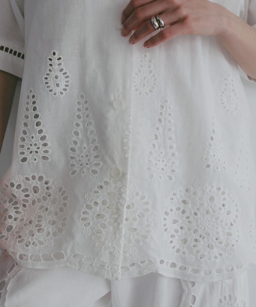 MANOF(マノフ)の「CUT WORK LACE SHIRT(シャツ/ブラウス・レディース・ホワイト/ブラック・F)」の21枚目の写真