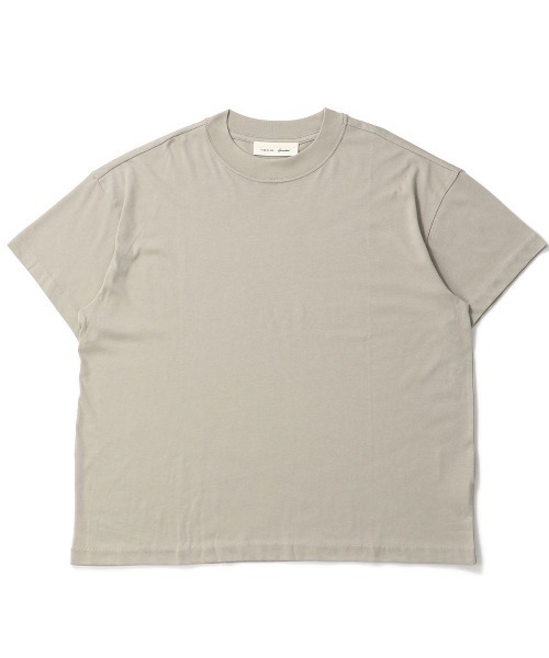 FOG ESSENTIALS(エフオージーエッセンシャルズ)の「ESSENTIALS SIGNATURE ESSENTIAL TEE エッセンシャルズ シグネイチャーエッセンシャルティー(Tシャツ/カットソー・メンズ・ストーン・MEDIUM/SMALL/LARGE)」の1枚目の写真