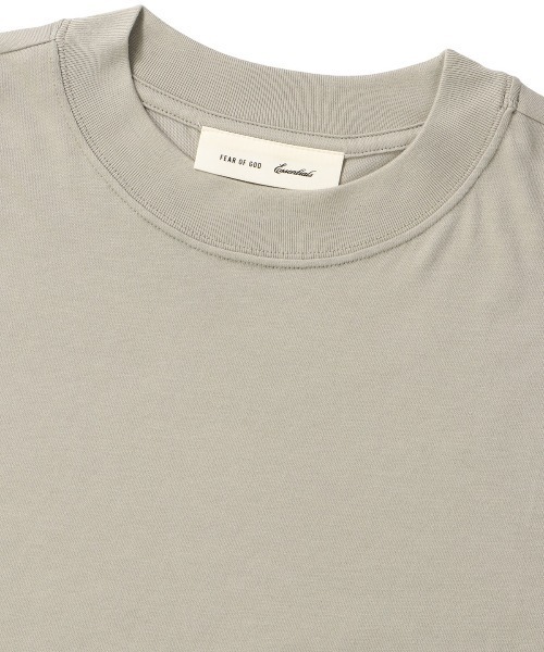FOG ESSENTIALS(エフオージーエッセンシャルズ)の「ESSENTIALS SIGNATURE ESSENTIAL TEE エッセンシャルズ シグネイチャーエッセンシャルティー(Tシャツ/カットソー・メンズ・ストーン・MEDIUM/SMALL/LARGE)」の3枚目の写真