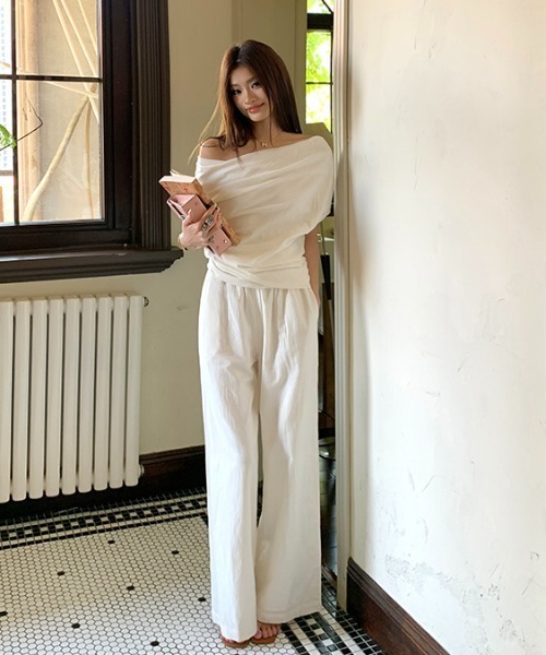 Aelina（エリナ）の「ボートネックトップス＆スラックスセットアップ（セットアップ・レディース・ベージュ/ホワイト・M/S/L）」の8枚目の写真
