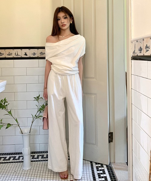Aelina（エリナ）の「ボートネックトップス＆スラックスセットアップ（セットアップ・レディース・ベージュ/ホワイト・M/S/L）」の18枚目の写真