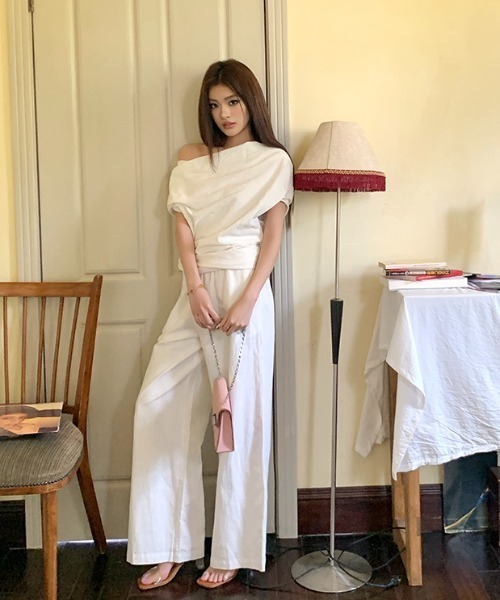 Aelina（エリナ）の「ボートネックトップス＆スラックスセットアップ（セットアップ・レディース・ベージュ/ホワイト・M/S/L）」の20枚目の写真