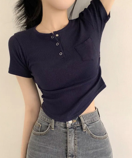 VIVID LADY(ビビッドレディー)の「スナップボタン 半袖Tシャツ(Tシャツ/カットソー・レディース・グレー/ネイビー/カーキ/ブラック/ピンク/ホワイト・FREE)」の1枚目の写真
