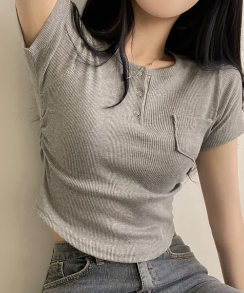 VIVID LADY(ビビッドレディー)の「スナップボタン 半袖Tシャツ(Tシャツ/カットソー・レディース・グレー/ネイビー/カーキ/ブラック/ピンク/ホワイト・FREE)」の4枚目の写真
