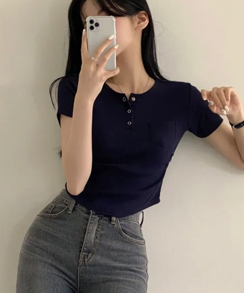 VIVID LADY(ビビッドレディー)の「スナップボタン 半袖Tシャツ(Tシャツ/カットソー・レディース・グレー/ネイビー/カーキ/ブラック/ピンク/ホワイト・FREE)」の19枚目の写真