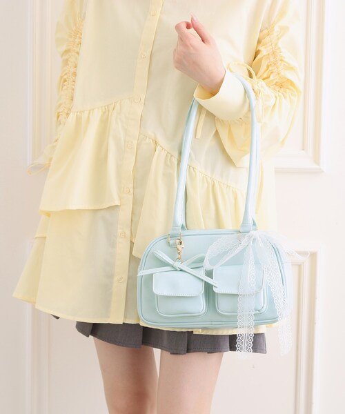 ESPERANZA(エスペランサ)の「リボンチャームアウトポケットバッグ(トートバッグ・レディース・ブルー/ブラック/ブラウン系/アイボリー・FREE)」の4枚目の写真