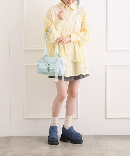 ESPERANZA(エスペランサ)の「リボンチャームアウトポケットバッグ(トートバッグ・レディース・ブルー/ブラック/ブラウン系/アイボリー・FREE)」の5枚目の写真