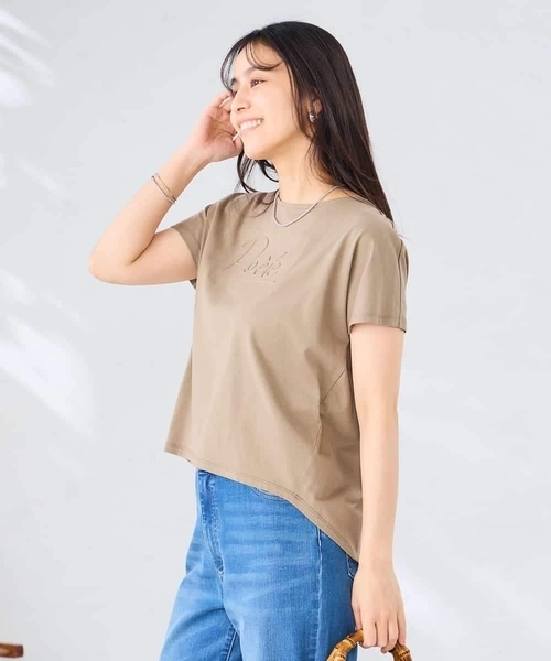 a.v.v(アーヴェヴェ)の「【接触冷感/UVカット】バックタックエンボスロゴTシャツ(Tシャツ/カットソー・レディース・ブラック/モカ/ホワイト・36/38/40)」の5枚目の写真
