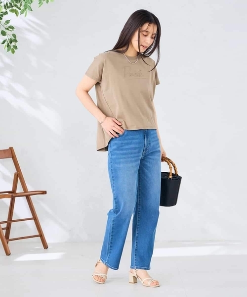 a.v.v(アーヴェヴェ)の「【接触冷感/UVカット】バックタックエンボスロゴTシャツ(Tシャツ/カットソー・レディース・ブラック/モカ/ホワイト・36/38/40)」の8枚目の写真