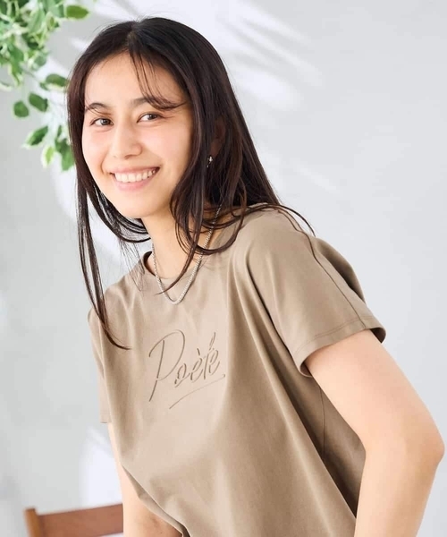 a.v.v(アーヴェヴェ)の「【接触冷感/UVカット】バックタックエンボスロゴTシャツ(Tシャツ/カットソー・レディース・ブラック/モカ/ホワイト・36/38/40)」の11枚目の写真