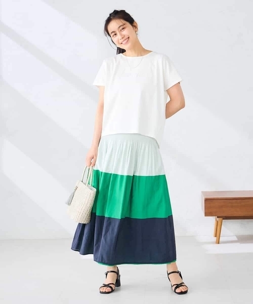 a.v.v(アーヴェヴェ)の「【接触冷感/UVカット】バックタックエンボスロゴTシャツ(Tシャツ/カットソー・レディース・ブラック/モカ/ホワイト・36/38/40)」の15枚目の写真