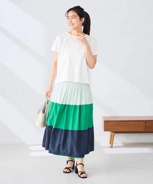 a.v.v(アーヴェヴェ)の「【接触冷感/UVカット】バックタックエンボスロゴTシャツ(Tシャツ/カットソー・レディース・ブラック/モカ/ホワイト・36/38/40)」の16枚目の写真