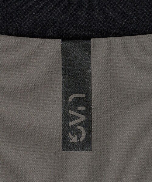 UNITED ARROWS GOLF(ユナイテッドアローズゴルフ)の「メンズ スムース モックネック シャツ UV 接触冷感 吸水速乾(Tシャツ/カットソー・メンズ・ネイビー/ベージュ/ホワイト・L/M/XL)」の13枚目の写真