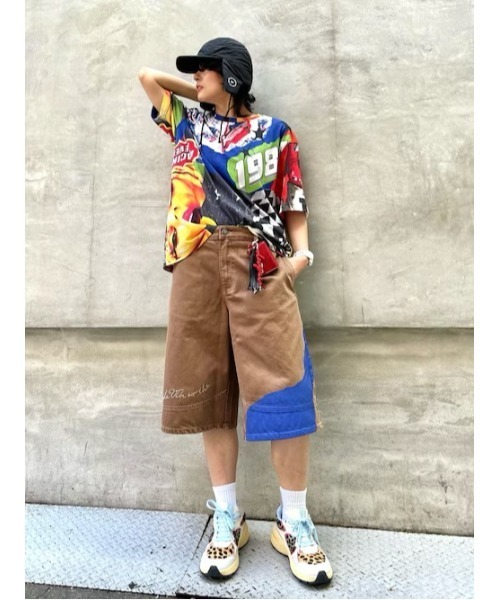 Desigual（デシグアル）の「レーシング コラージュ 総柄プリント Tシャツ【2026秋冬新作】（シャツ/ブラウス・メンズ・レッド・M/XL/L）」の2枚目の写真