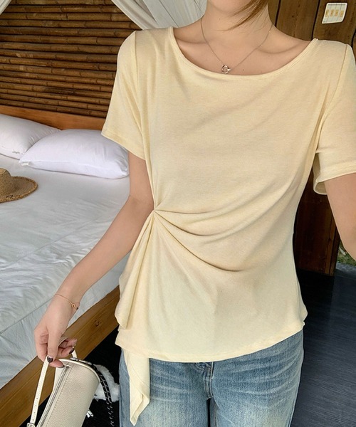 2ly2(トゥーリートゥー)の「アシンメトリー カットソー 半袖 Tシャツ ドレープデザイン フレアトップス ストレッチ(Tシャツ/カットソー・レディース・グレー/ベージュ/ブラック/ホワイト・FREE)」の4枚目の写真