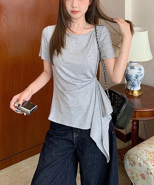 2ly2(トゥーリートゥー)の「アシンメトリー カットソー 半袖 Tシャツ ドレープデザイン フレアトップス ストレッチ(Tシャツ/カットソー・レディース・グレー/ベージュ/ブラック/ホワイト・FREE)」の17枚目の写真