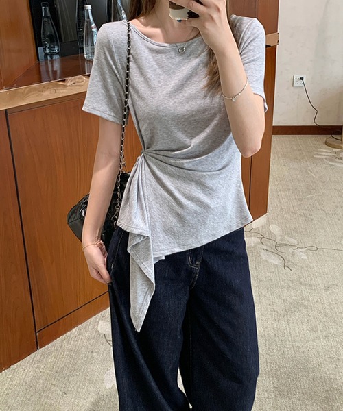 2ly2(トゥーリートゥー)の「アシンメトリー カットソー 半袖 Tシャツ ドレープデザイン フレアトップス ストレッチ(Tシャツ/カットソー・レディース・グレー/ベージュ/ブラック/ホワイト・FREE)」の19枚目の写真