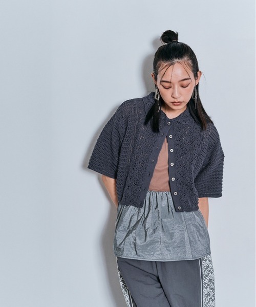 W:Huku（フーク）の「コンパクト クロシェ編み 半袖 カーディガン（ニット/セーター・レディース・ブラック/チャコール/グリーン系その他/オフホワイト・FREE）」の3枚目の写真