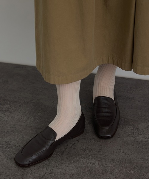 SALON adam et rope'(サロン アダム エ ロペ)の「シアーリブソックス(ソックス/靴下・レディース・レッド/ダークブラウン/オフホワイト・FREE)」の4枚目の写真