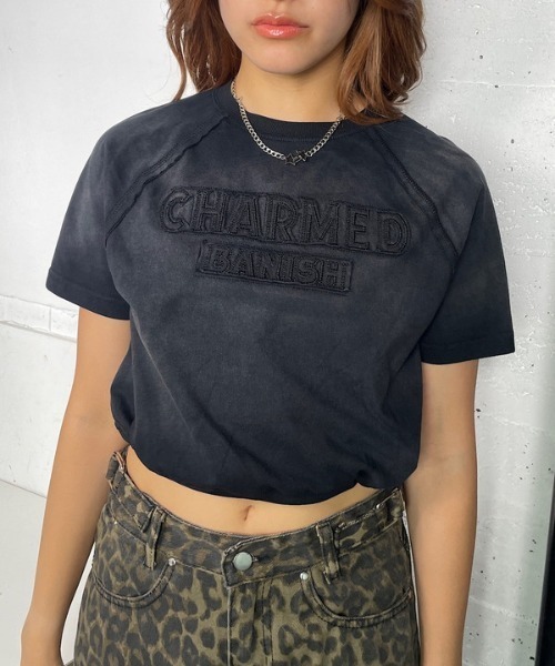 ROGER AND RAW(ロジャーアンドロウ)の「ヴィンテージ風パッチロゴ ドロストTシャツ(Tシャツ/カットソー・レディース・ブラウン/カーキ/ブラック・FREE)」の18枚目の写真