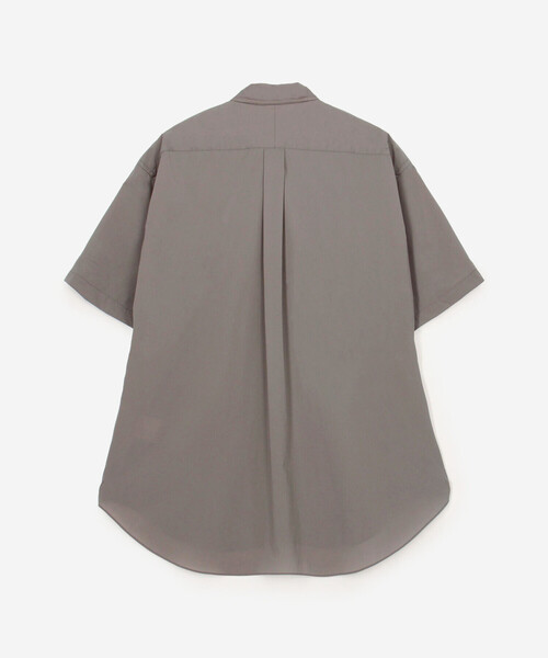 SCYE BASICS（サイベーシックス）の「SCYE BASICS | 〈別注〉ナイロン ボタンダウン半袖シャツ MEN（シャツ/ブラウス・メンズ・ベージュ/ダークネイビー・38/40）」の4枚目の写真