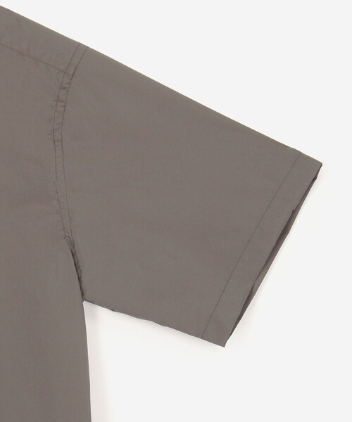 SCYE BASICS（サイベーシックス）の「SCYE BASICS | 〈別注〉ナイロン ボタンダウン半袖シャツ MEN（シャツ/ブラウス・メンズ・ベージュ/ダークネイビー・38/40）」の6枚目の写真