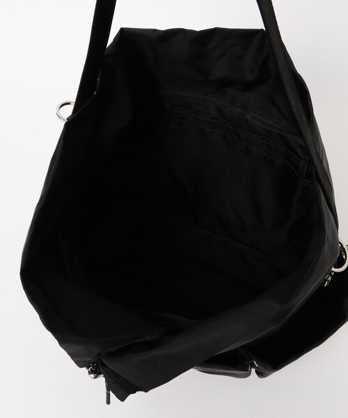 Demi-Luxe BEAMS(デミルクス ビームス)の「NOMADIS / SQUASH ナイロン バッグ(トートバッグ・レディース・ブラック/ダークブラウン・ONE SIZE)」の6枚目の写真