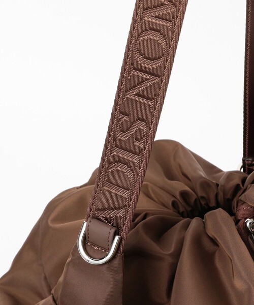 Demi-Luxe BEAMS(デミルクス ビームス)の「NOMADIS / SQUASH ナイロン バッグ(トートバッグ・レディース・ブラック/ダークブラウン・ONE SIZE)」の11枚目の写真