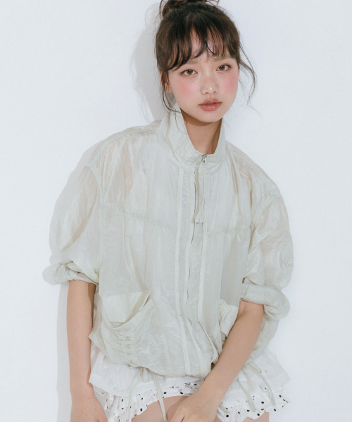 MELLOTORY(メロートリー)の「シャーリングシースルーウィンドジャケット (2カラー)(ナイロンジャケット・レディース・ライトブルー/ライトグリーン・FREE)」の4枚目の写真