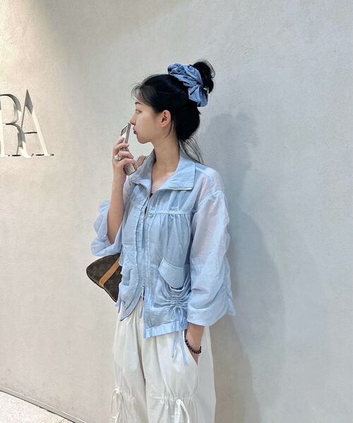 MELLOTORY(メロートリー)の「シャーリングシースルーウィンドジャケット (2カラー)(ナイロンジャケット・レディース・ライトブルー/ライトグリーン・FREE)」の11枚目の写真