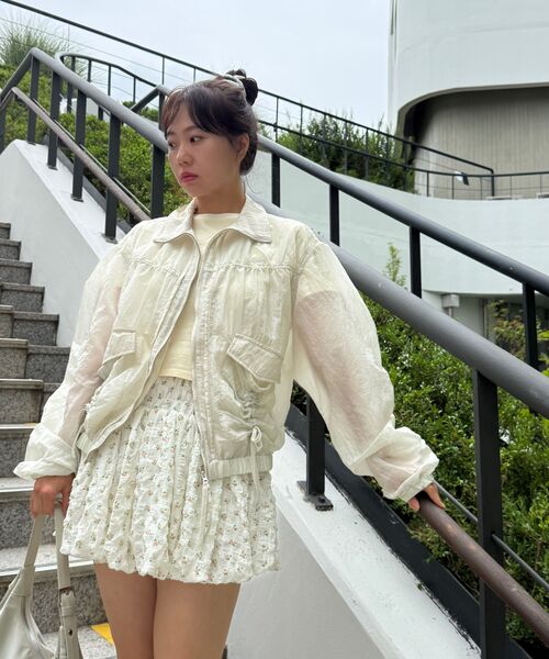MELLOTORY(メロートリー)の「シャーリングシースルーウィンドジャケット (2カラー)(ナイロンジャケット・レディース・ライトブルー/ライトグリーン・FREE)」の14枚目の写真