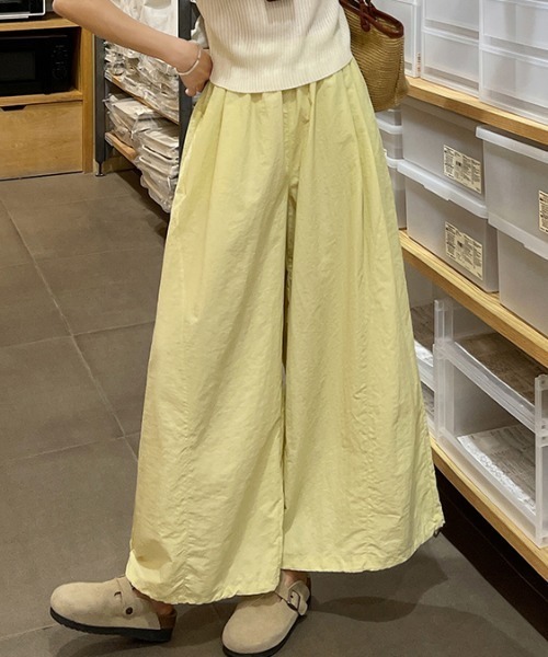 AMAJI(アマジ)の「ウエストゴム 裾フリル バルーンパンツ(その他パンツ・レディース・ネイビー/ライトブルー/ホワイト/イエロー・SMALL/MEDIUM/LARGE/X-LARGE)」の6枚目の写真
