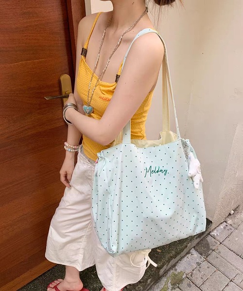 LA VORAGINE（ラ ヴォラジネ）の「水玉＆ボーダー　リバーシブルショルダーバッグ 巾着トートバッグ A4対応大容量通勤 万能レディースバッグ チャームなし（トートバッグ・レディース・ブラック系1/I/Black/White/GRAY/グレー系1/Mustard/PINK/Yellow・FREE）」の9枚目の写真