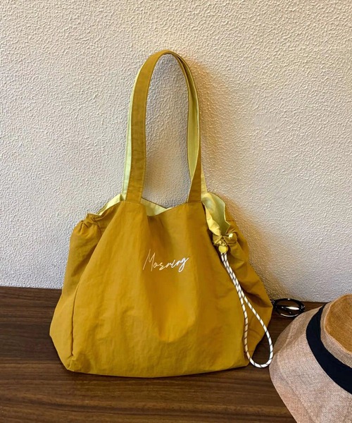 LA VORAGINE（ラ ヴォラジネ）の「水玉＆ボーダー　リバーシブルショルダーバッグ 巾着トートバッグ A4対応大容量通勤 万能レディースバッグ チャームなし（トートバッグ・レディース・ブラック系1/I/Black/White/GRAY/グレー系1/Mustard/PINK/Yellow・FREE）」の8枚目の写真
