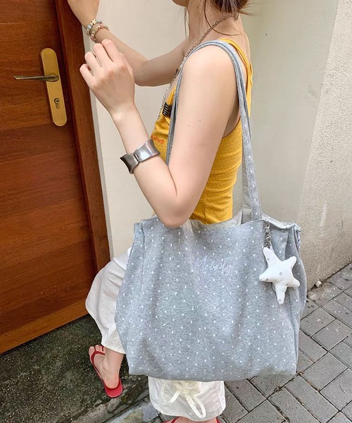 LA VORAGINE（ラ ヴォラジネ）の「水玉＆ボーダー　リバーシブルショルダーバッグ 巾着トートバッグ A4対応大容量通勤 万能レディースバッグ チャームなし（トートバッグ・レディース・ブラック系1/I/Black/White/GRAY/グレー系1/Mustard/PINK/Yellow・FREE）」の14枚目の写真
