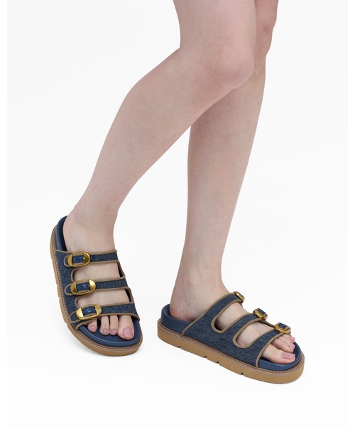 MARC JACOBS(マークジェイコブス)の「DENIM SUEDE KIKI SLIDE/ザ デニム スエード キキ スライド(サンダル・レディース・インディゴブルー・41)」の2枚目の写真