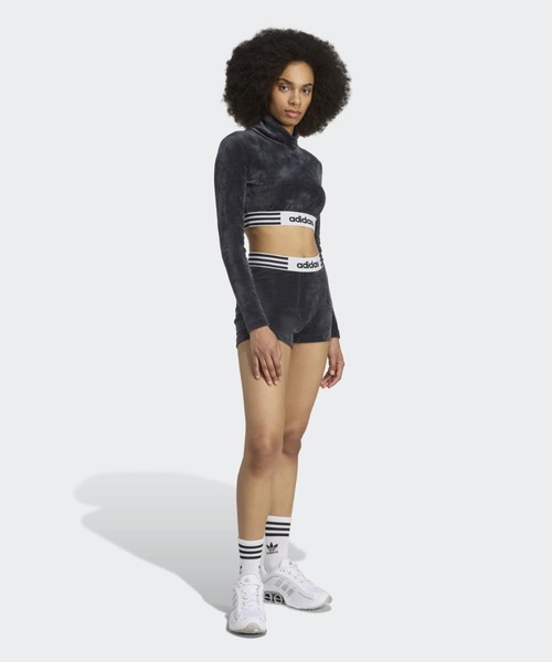 adidas(アディダス)の「ウィンターライズド 長袖クロップTシャツ / ロンT / アディダスオリジナルス adidas Originals(Tシャツ/カットソー・レディース・ブラック・X-SMALL/X-LARGE/SMALL/XX-LARGE/MEDIUM/LARGE)」の3枚目の写真