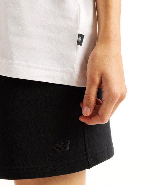 NEW BALANCE(ニューバランス)の「Sticker Pack ショートスリーブTシャツ(オーバーサイズ)(Tシャツ/カットソー・レディース・グレイッシュブルー/ホワイト/アイボリー・X-LARGE/LARGE/MEDIUM/SMALL/XX-LARGE)」の10枚目の写真
