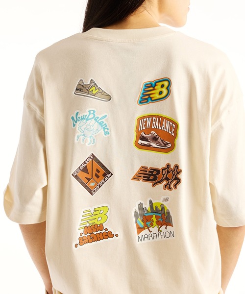 NEW BALANCE(ニューバランス)の「Sticker Pack ショートスリーブTシャツ(オーバーサイズ)(Tシャツ/カットソー・レディース・グレイッシュブルー/ホワイト/アイボリー・X-LARGE/LARGE/MEDIUM/SMALL/XX-LARGE)」の11枚目の写真