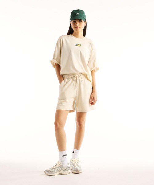 NEW BALANCE(ニューバランス)の「Sticker Pack ショートスリーブTシャツ(オーバーサイズ)(Tシャツ/カットソー・レディース・グレイッシュブルー/ホワイト/アイボリー・X-LARGE/LARGE/MEDIUM/SMALL/XX-LARGE)」の14枚目の写真