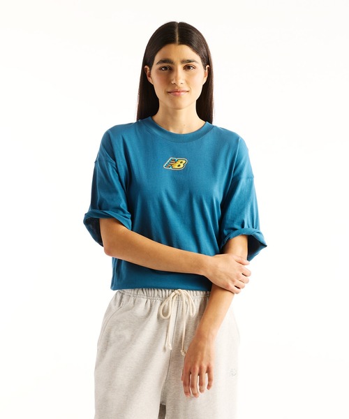 NEW BALANCE(ニューバランス)の「Sticker Pack ショートスリーブTシャツ(オーバーサイズ)(Tシャツ/カットソー・レディース・グレイッシュブルー/ホワイト/アイボリー・X-LARGE/LARGE/MEDIUM/SMALL/XX-LARGE)」の15枚目の写真