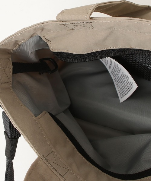 AIGLE(エーグル)の「CITY 撥水 2WAYミニショルダーバッグ 2L(ショルダーバッグ・レディース・ブラック/ベージュ・FREE)」の4枚目の写真