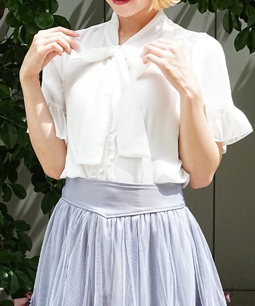 axes femme POETIQUE(アクシーズファムポエティック)の「フレアスリーブボウタイBL(シャツ/ブラウス・レディース・ホワイト/グレー/ブラック・MEDIUM)」の15枚目の写真