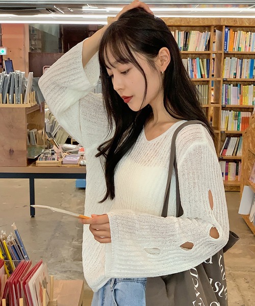 Girly Doll(ガーリードール)の「カットアウト長袖サマーニット(シャツ/ブラウス・レディース・ブラック/オフホワイト・FREE)」の12枚目の写真