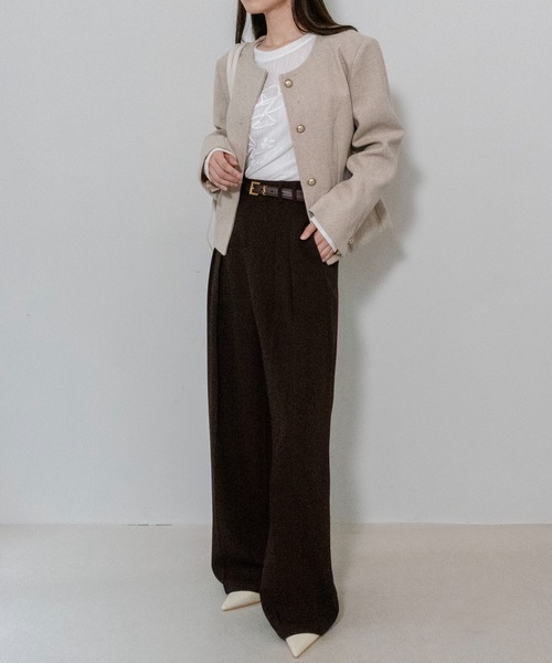 on:nue（オンニュ）の「【on:nue】ゴールド釦ヘリンボーンノーカラージャケット /26-27 AW COLLECTION（ノーカラージャケット・レディース・ベージュ/ブラウン/グレー・FREE）」の10枚目の写真