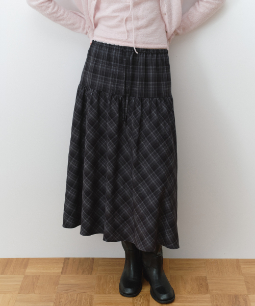 ROLAROLA(ロラロラ)の「CHECK SHIRRING LONG SKIRT DEEP GRAY(スカート・レディース・ダークグレー・FREE)」の1枚目の写真