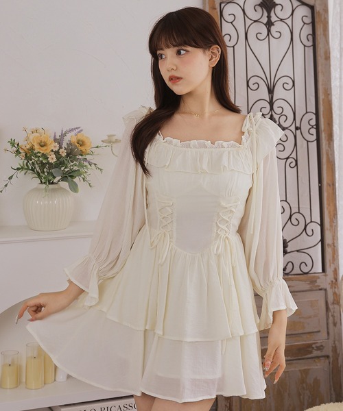 Anely(アネリー)の「オフショル フリル レースアップ ティアード ワンピース(ワンピース・レディース・ブラウン/アイボリー・FREE)」の1枚目の写真