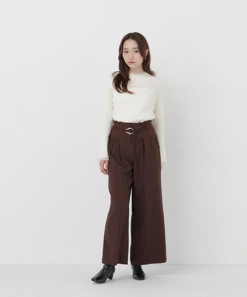 NATURAL BEAUTY BASIC(ナチュラルビューティーベーシック)の「モックネックシアーカフスニット(ニット/セーター・レディース・ピンク/オフホワイト/ブラック/ダークブラウン・FREE)」の5枚目の写真