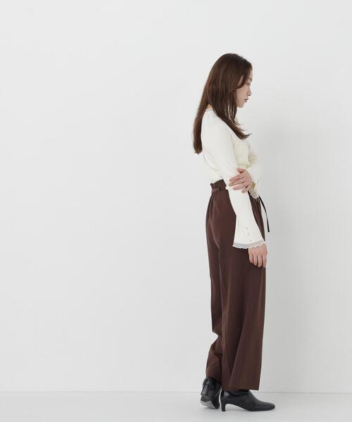 NATURAL BEAUTY BASIC(ナチュラルビューティーベーシック)の「モックネックシアーカフスニット(ニット/セーター・レディース・ピンク/オフホワイト/ブラック/ダークブラウン・FREE)」の7枚目の写真
