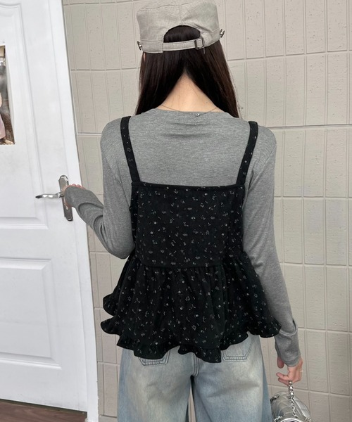 DIAVEL(ディアベル)の「【秋冬新作】2点セット小花柄キャミソール×長袖Tシャツ フェイクレイヤードトップス(シャツ/ブラウス・レディース・ブラック/ブラウン/アイボリー・M)」の11枚目の写真